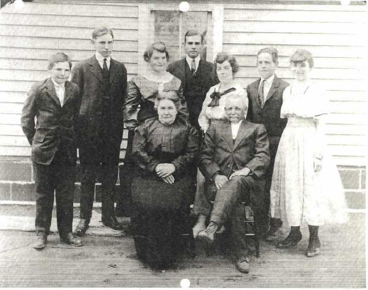 DISS family - Jack, Orville, LuLu, Marlin, Beulah, Lowell, and Nellie; Mary and Charles Diss