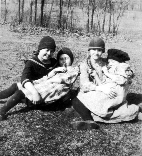 Grace Arnold Florence Doolen Lenora Doolen Ruby Arnold