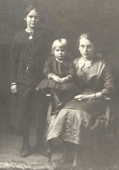 Elmer Bassett daughters