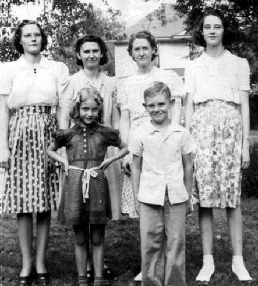Nelda Gray Jones Lenora Doolen Lowe Florence Doolen Bassett Fern Gray Xon Hanna Sue Jackson