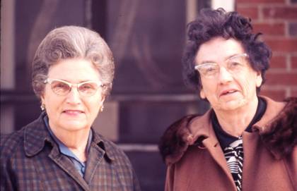 Minnie Smith, Edith Butts
