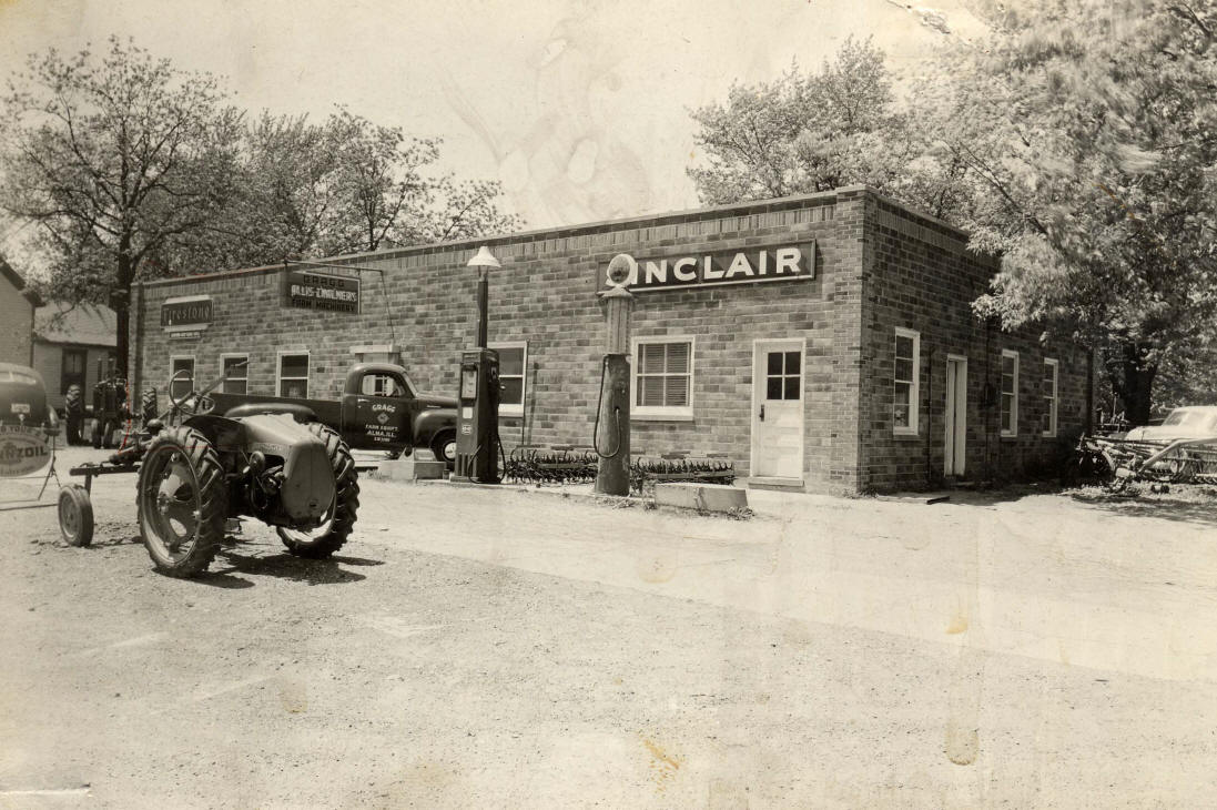 Allis Chambler station in Alma owned by Vernon Gragg - 1949