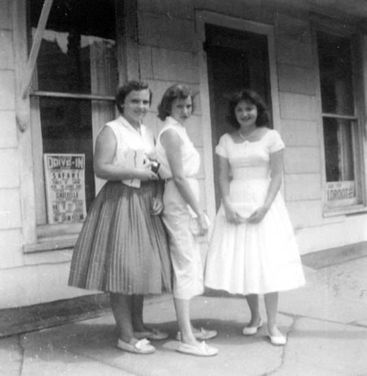 Gladys Bradley Dress Shop Kinmundy Frances Hiestand Smith Nora Tutt Smith Beverly Williams