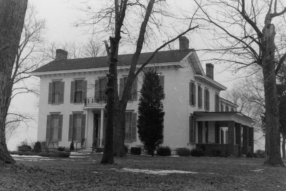 Leach home in Kinmundy