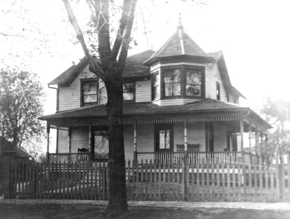 W.W. Lowe home in Kinmundy
