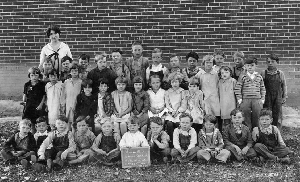 Alma Grade School class; 1927-1928