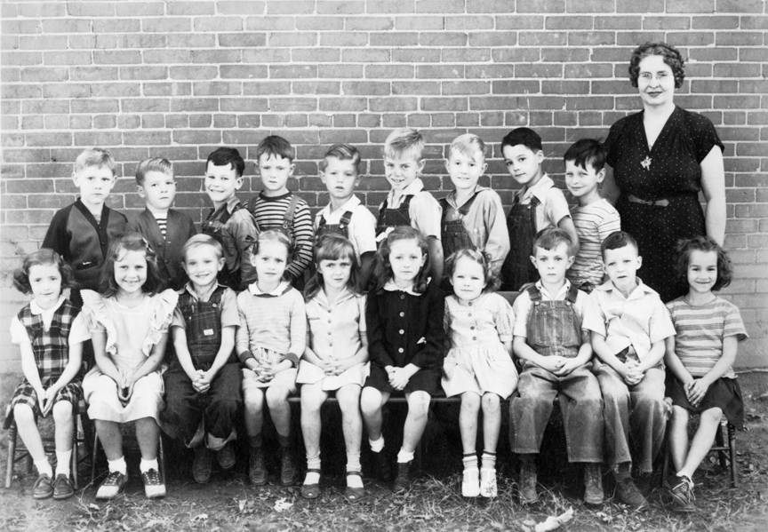 Alma Grade School class; 1946