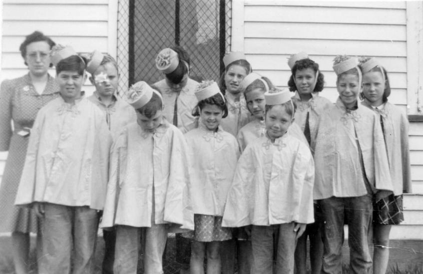 Pleasant Hill School (also known as White School); 1942
