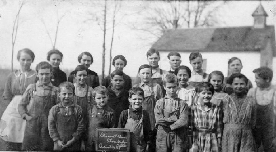Pleasant Grove School (also known as Jones School & Buzzard Roost School); 1913