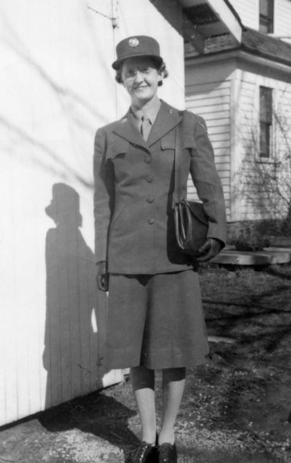 Florence (Doolen) Bassett in WAC uniform - WWII